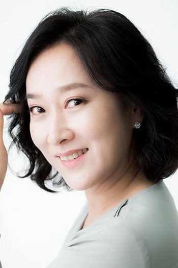 박현숙 as Nurse Choi in Doctor