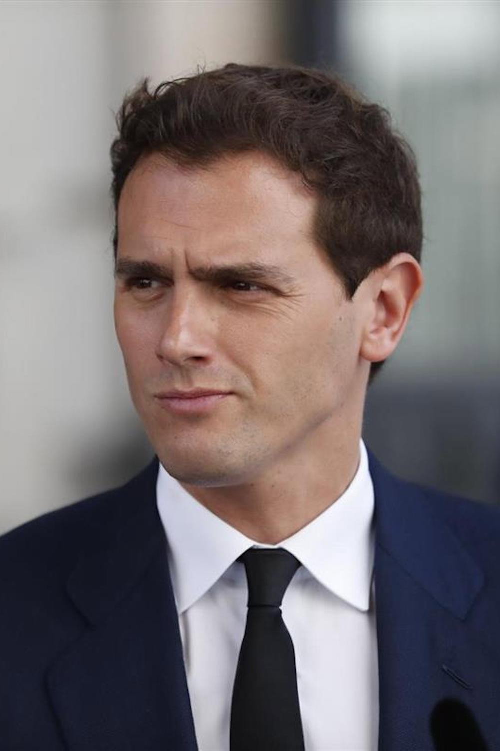 Albert Rivera as Albert Rivera (voice) in El primer dia d'octubre