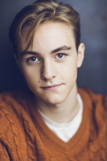 Caden Martel as Linus in Like Him