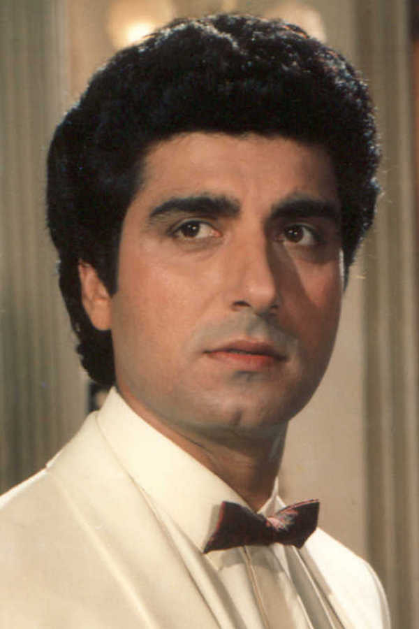 Raj Babbar as Rajesh / Raja in Hum Farishte Nahin