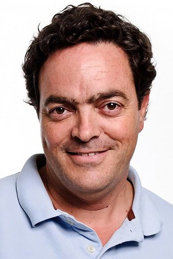 Felipe Izquierdo as Aníbal in Lusers
