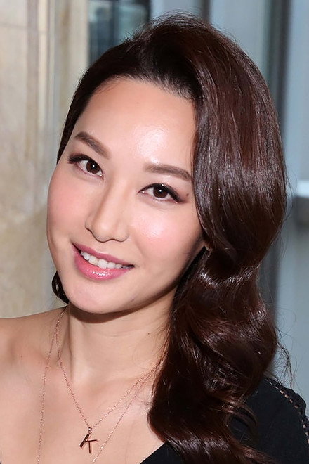 徐子珊 as Chiu Yuk-Hing in Man in Charge