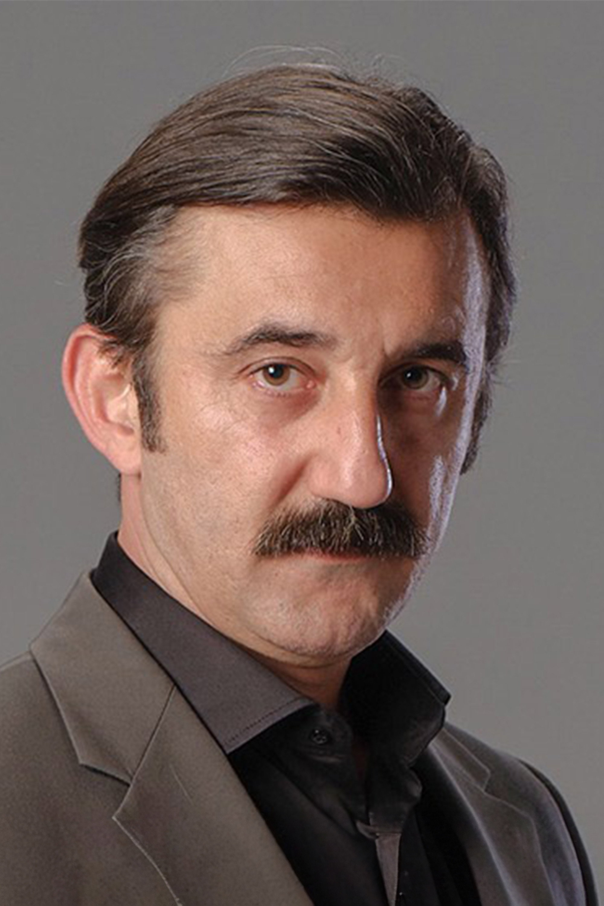 Necip Memili as Gürdal in Esref's Dream
