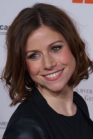 Katrin Heß as Vivian in If in Doubt