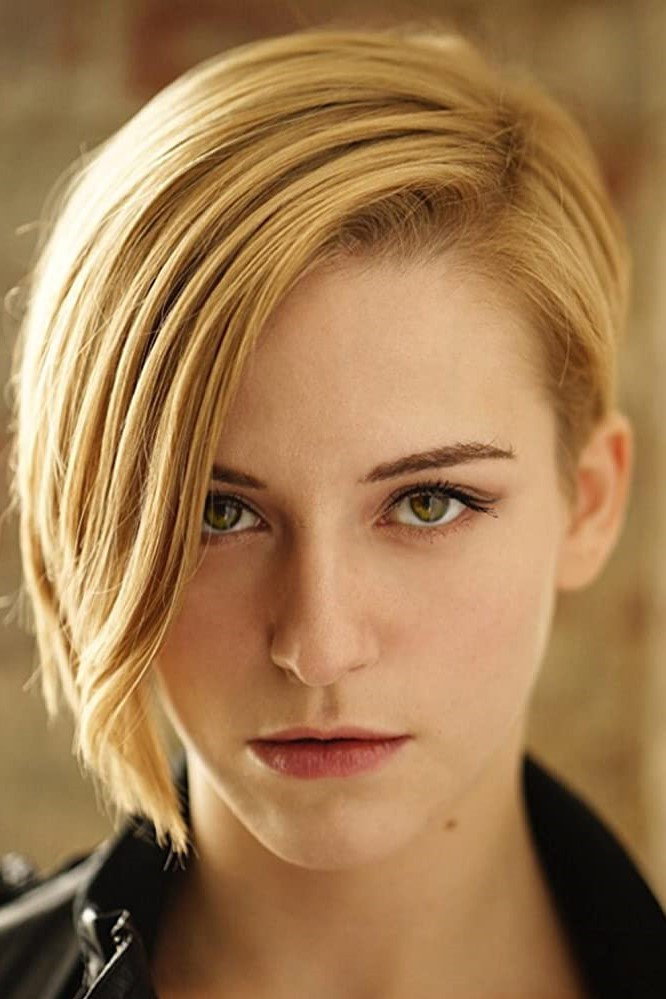 Celine du Tertre as Sam in Engine Trouble