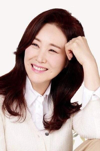 Joo Hyun Mi as Lee Ji-eun in Wife Returns