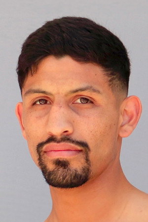 Erik Robles as Self in Brandon Glanton vs. Carlos Fromenta