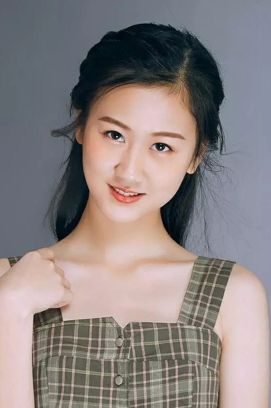 仵晓迪 as Chen Chen's best friend in Upcoming Summer