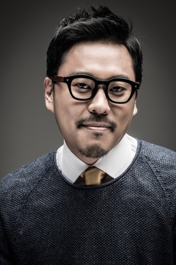 이순원 as Lee Yeong-sik in I Can Only See
