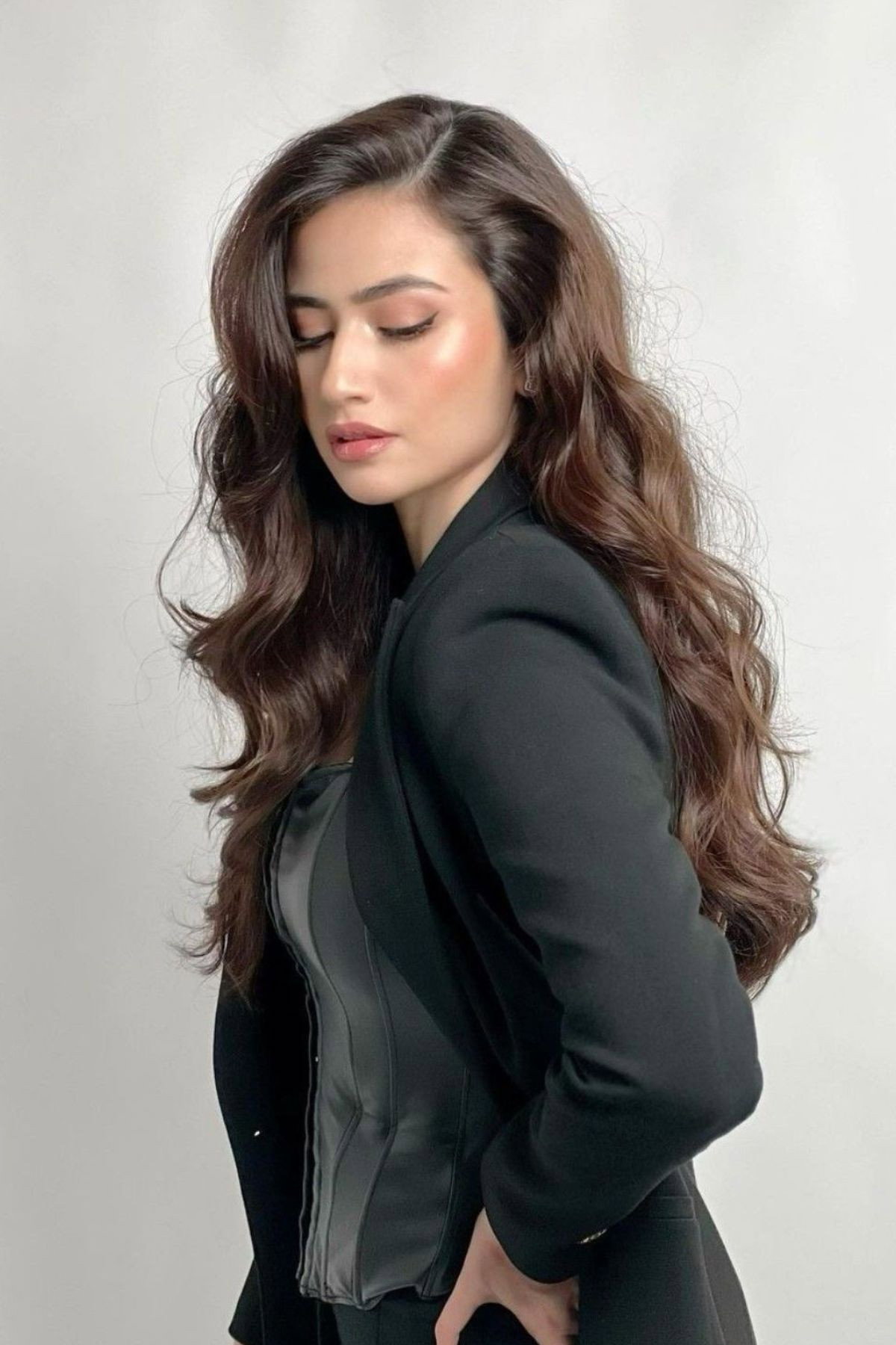 Sana Javed as Mahnoor Shuja " Mano " in Kaala Doriya