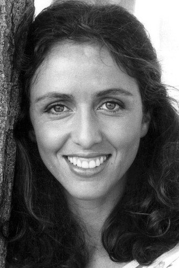 Anne-Marie Besse as Suzanne in Max My Love