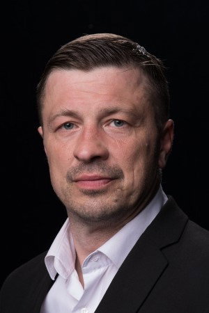 Egons Dombrovskis as Roberts in The Pit