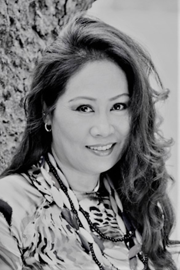 Quế Hằng as Thắm in Memories at the Moon Hill