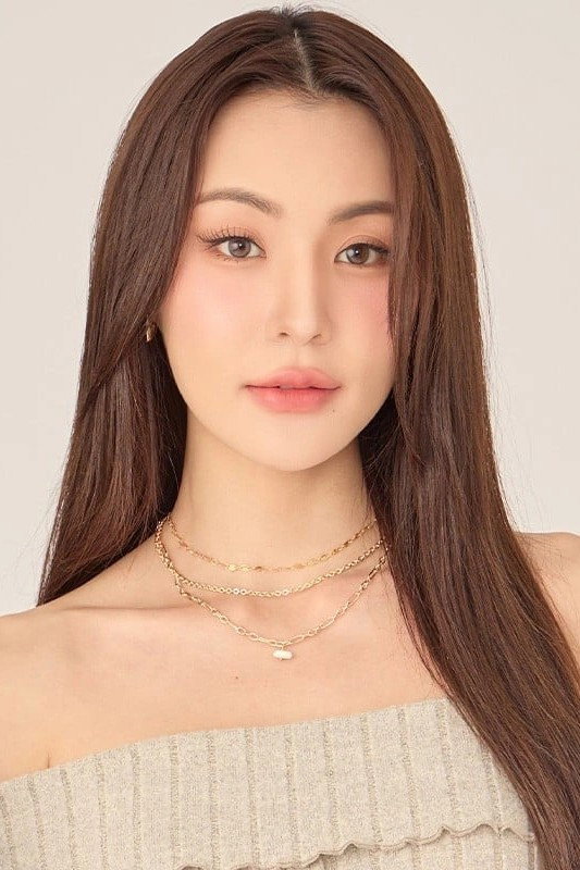 พลอยนิรา หิรัญทวีศิลป์ as Phim in Pluto