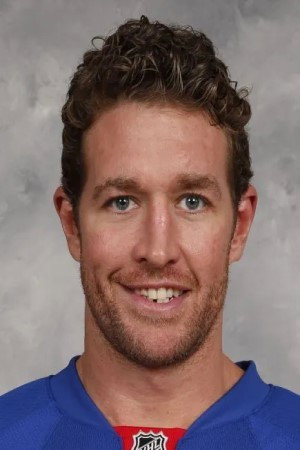 Ryan Malone as Steve Parsons in Fleury