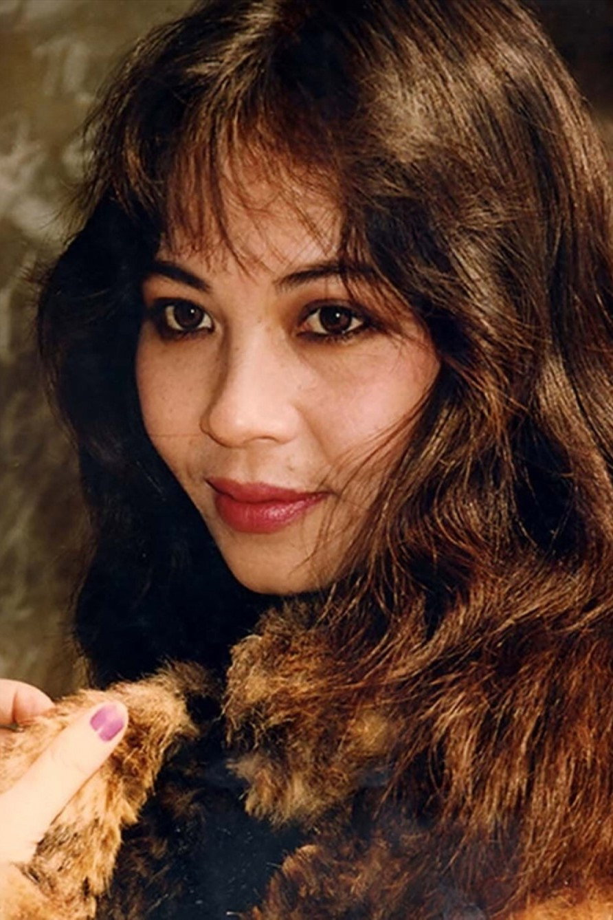 Thanh Quý as Bà Trúc in Hoa sữa về trong gió