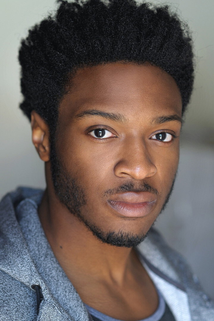 Gentry White as Garet Jax in As Crónicas de Shannara