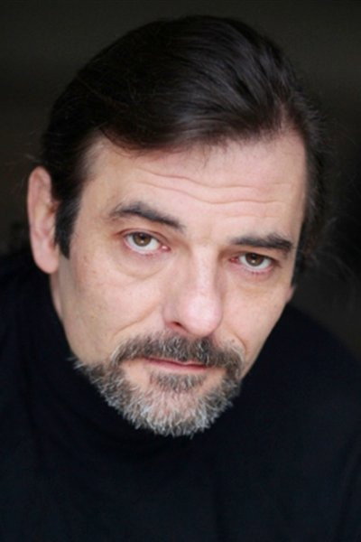 Nicolas Planchais as Narrator (voice over) in De Gaulle vs Churchill : Mémoires de guerre, guerre des mémoires