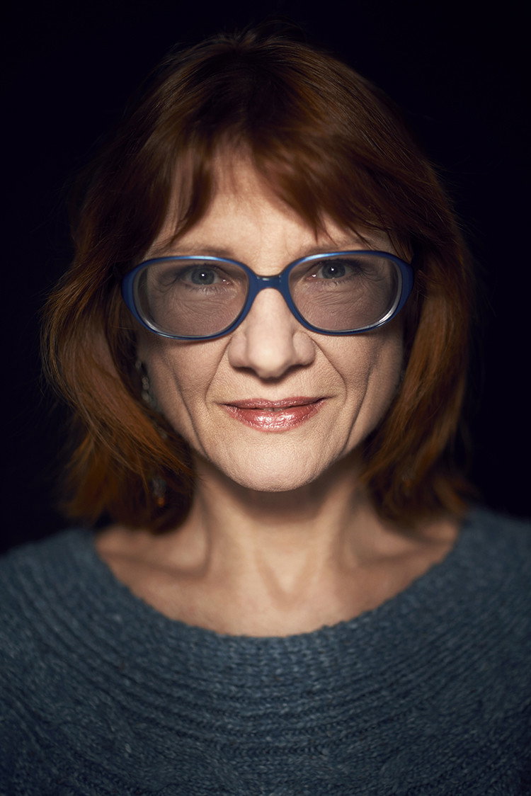 Ewa Kolasińska-Szramel as Sąsiadka in Mur