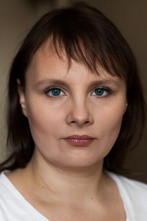 Svenja Hermuth as Miriam in Kalt