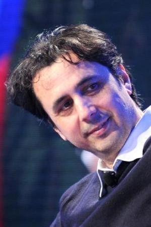 Gennaro Nunziante as Don Camillo in Casomai