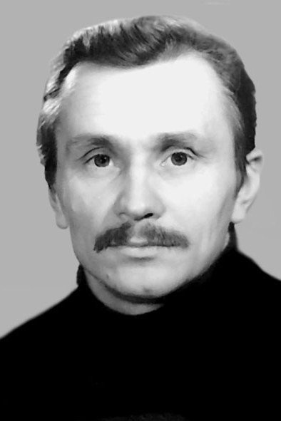 Mykola Merzlikin as otets Dimki in R.V.S.
