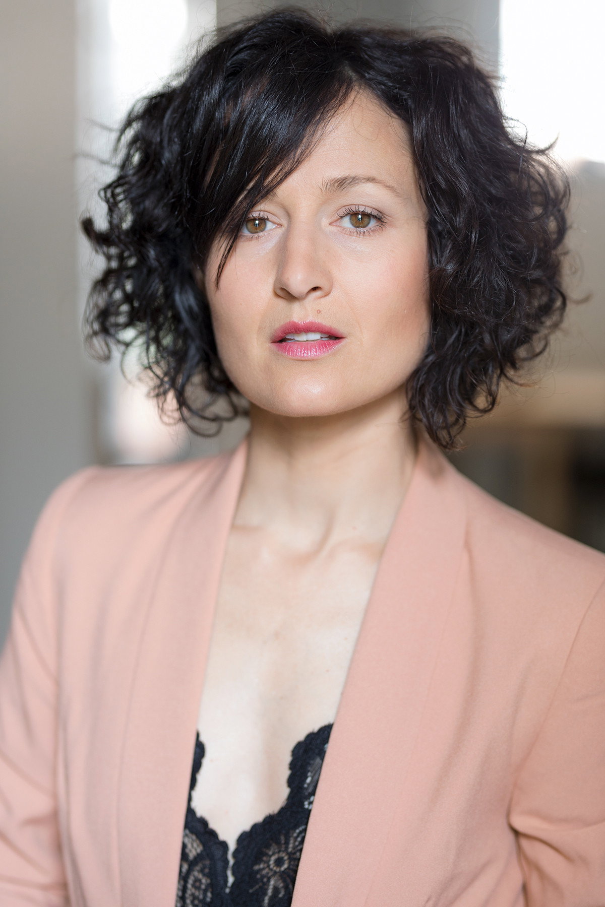 Clara Cantos as La mère in Autoportrait