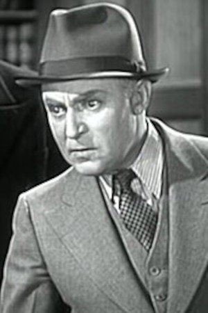 Nat Carr as The Shadchen, Moe Ginsberg in Private Izzy Murphy