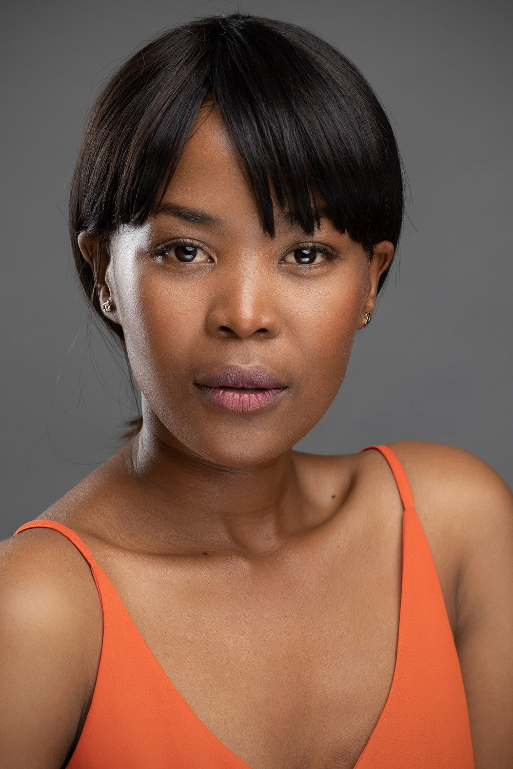 Fulu Mugovhani as Dineo in Seriously Single
