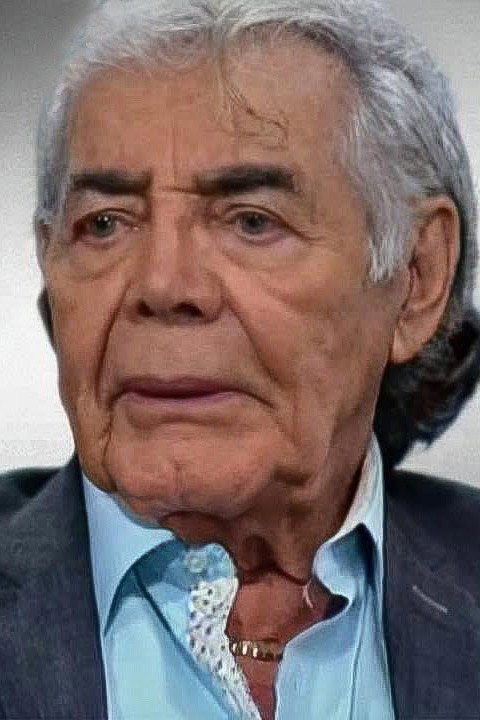 Jaime Moreno as Jaime in Reventón en Acapulco