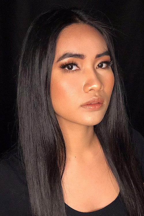 Nova Onas as Cinnamon in Echo 8