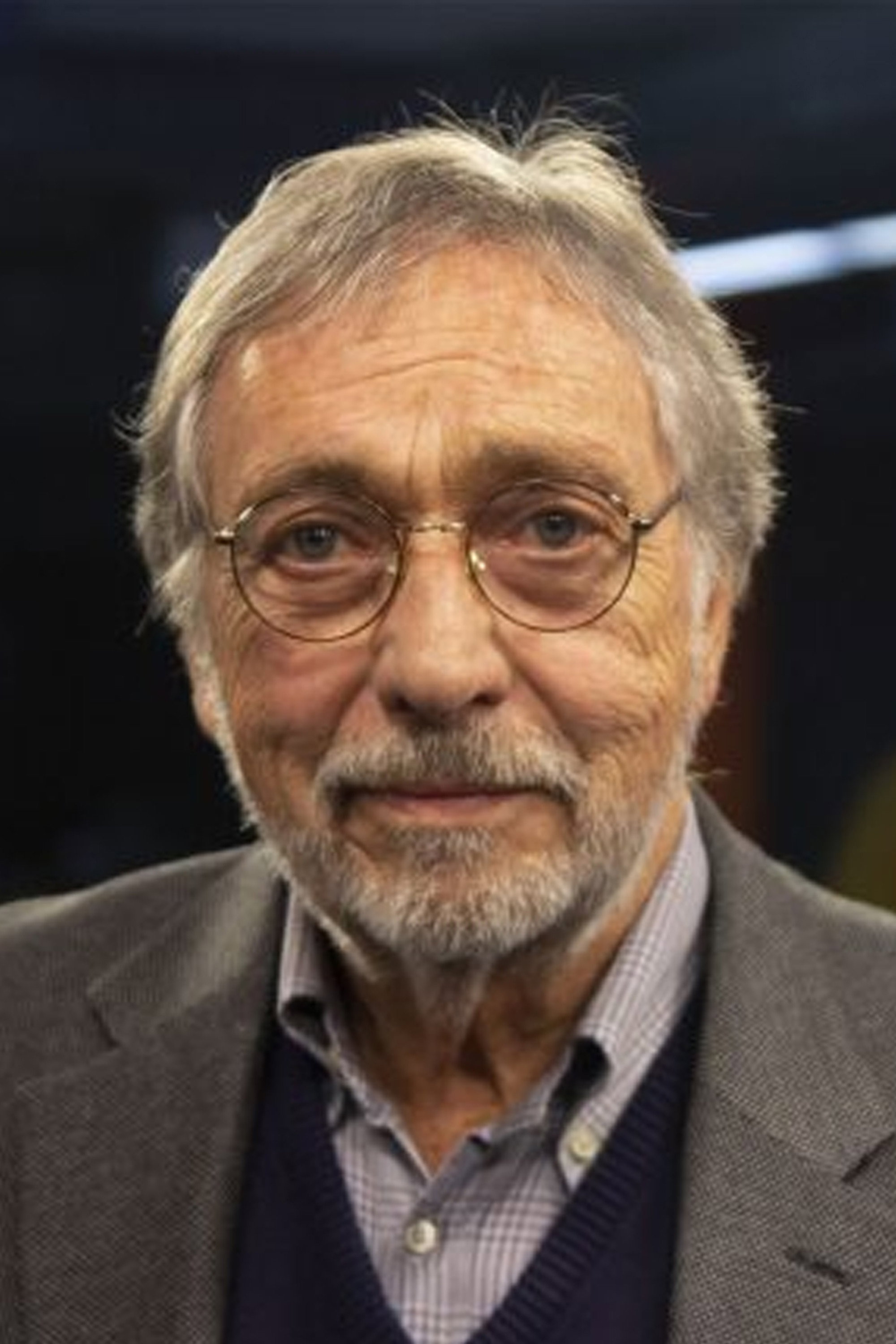 Luis Brandoni as Manuel in Nothing