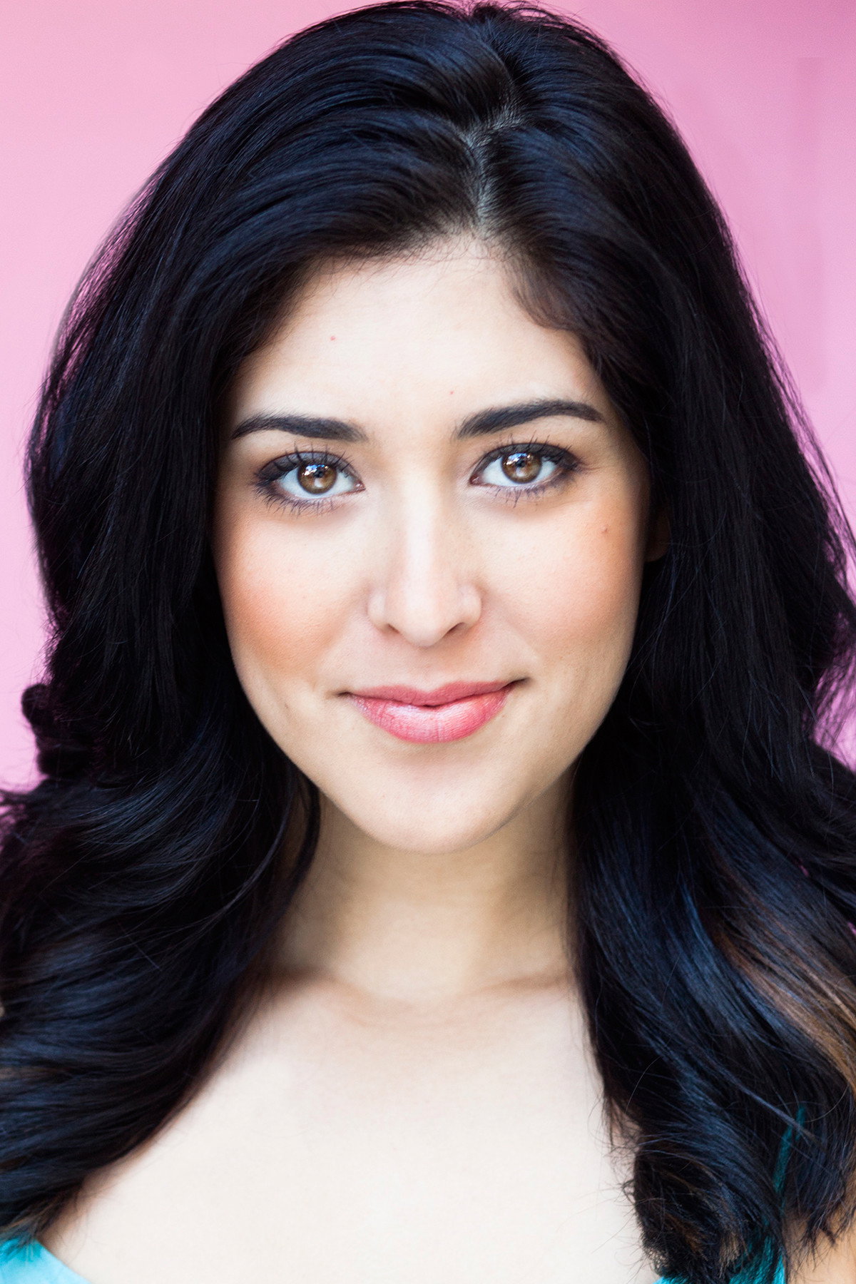 Tara Joshi as Jenna Jacovitch in Baxter