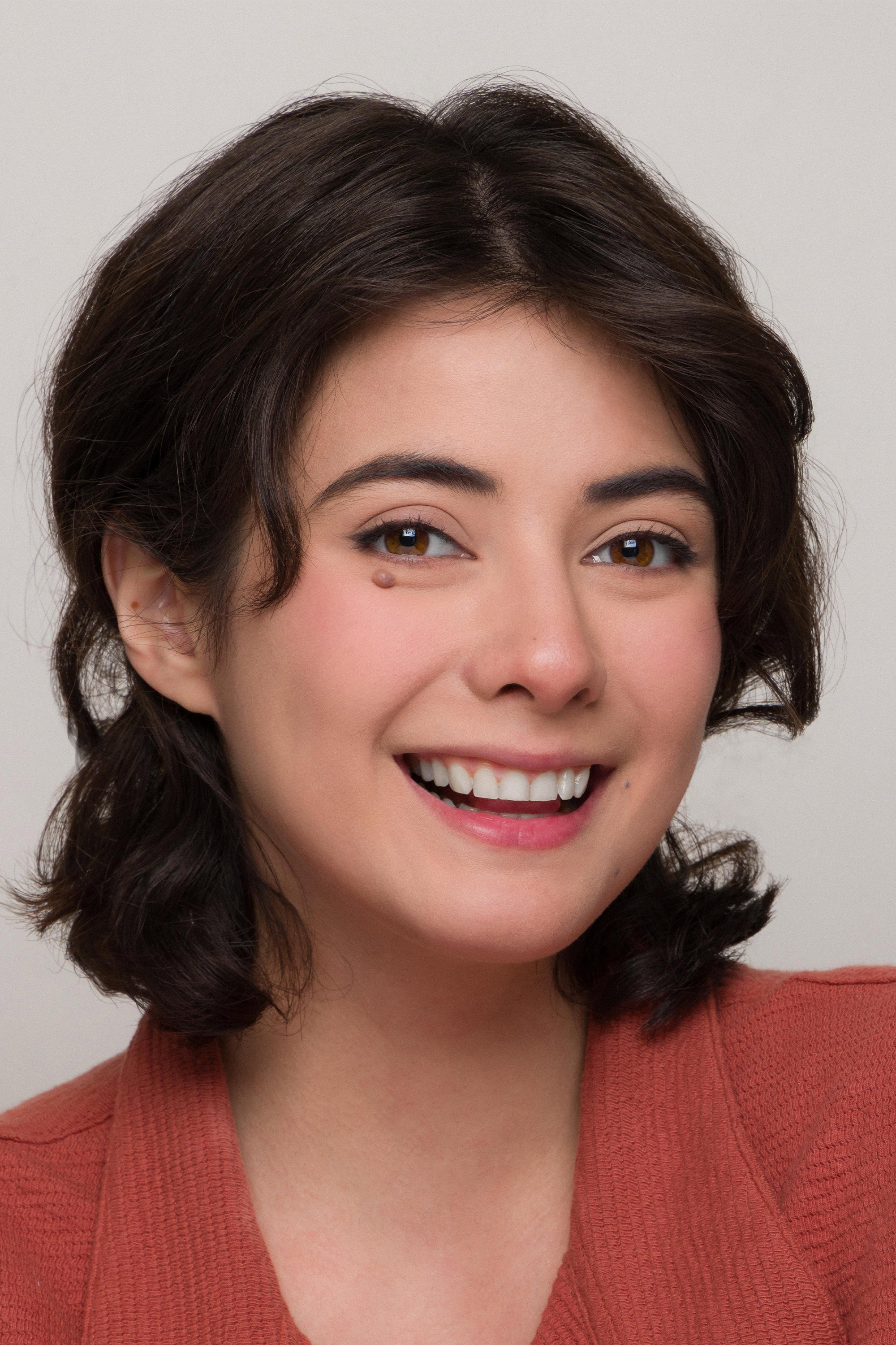 Lissa Carandang-Sweeney as Luna in Please, Smile