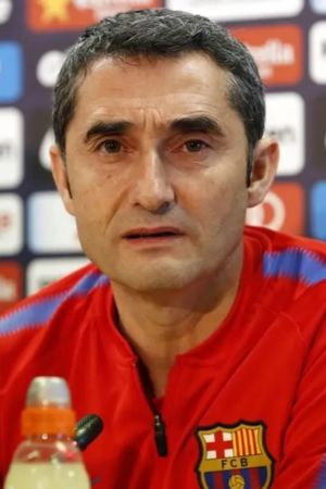 Ernesto Valverde as Self in Matchday: Inside FC Barcelona