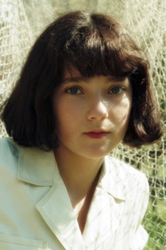 Paulina Tworzyańska as Irenka Borowska in Panna z mokrą głową