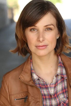 Emily Bell as Traci in Deep Dish Apocalypse