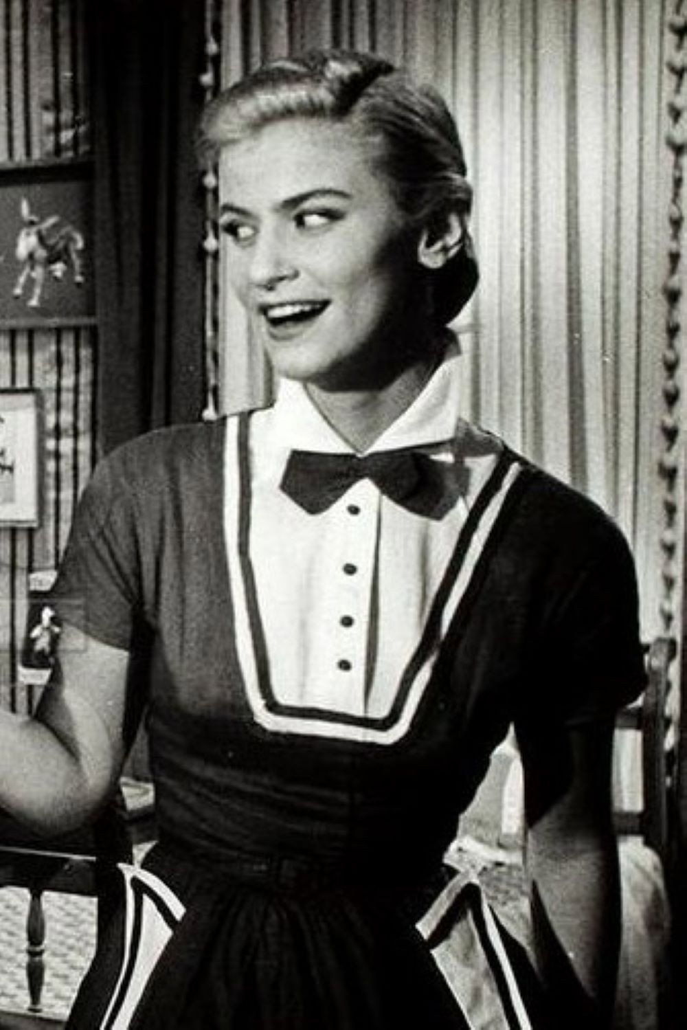 Anabella as Margarida in Joy of Living