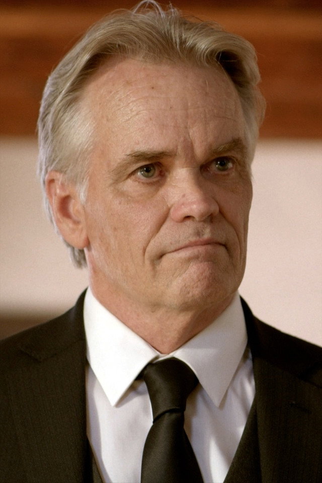 Steven Flynn as Eddie Flowers in Ulee's Gold