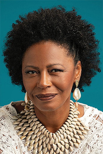 Edvana Carvalho as Self in Bando, um Filme de