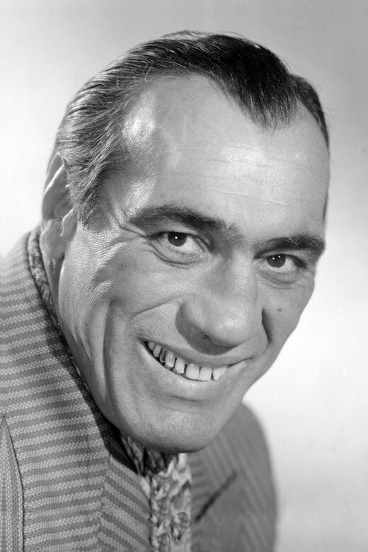 Primo Carnera as Padovan in Senza cielo
