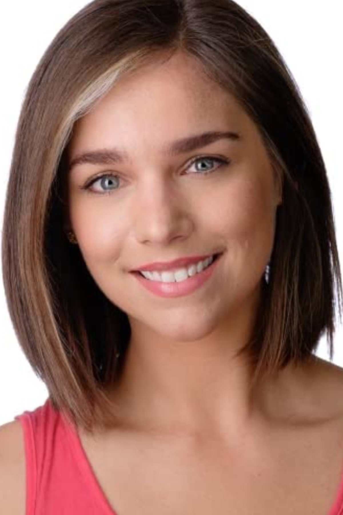 Emily Perry as Lauren Beckwith in Shrapnel