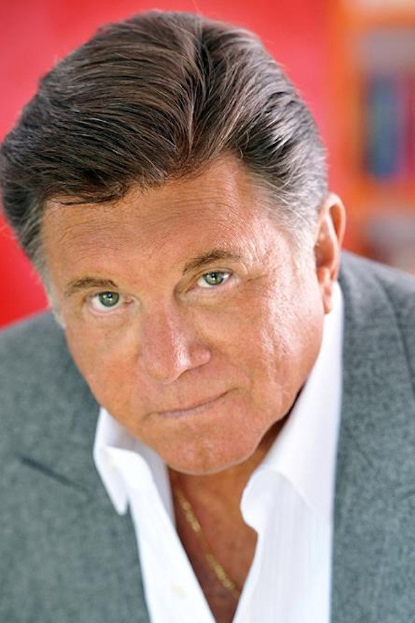 Larry Manetti as Det. Ed O'Connor in Cool Money