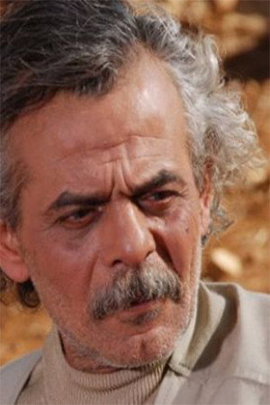 Fayez Kazak as محمود بك in Taht El Ard