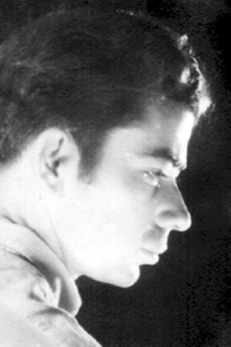 Edgar Brasil as Man asleep in the theatre in Limite