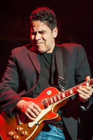 Chris Rodrigues as Guitar in Kenny Loggins - Outside From the Redwoods