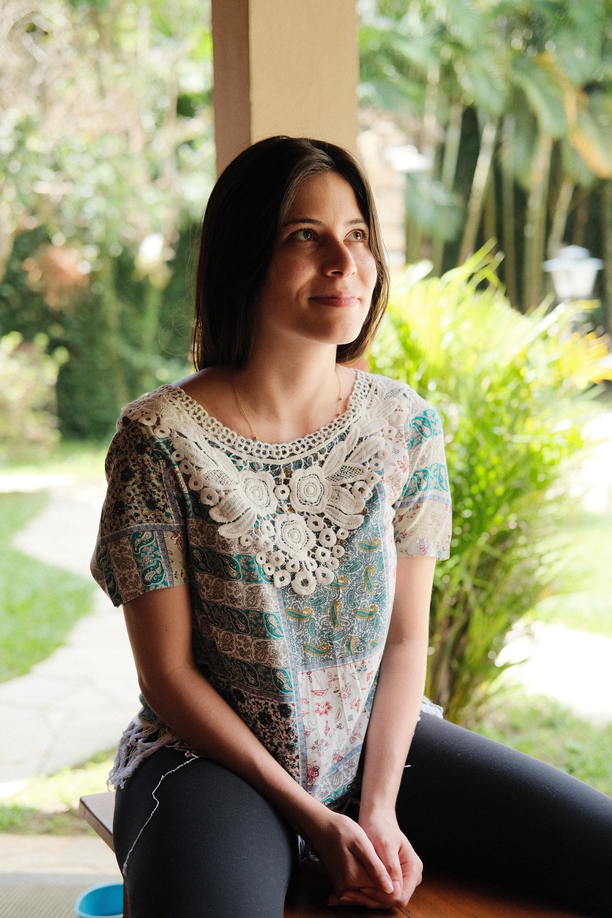 Mariana Nobre as Mulher 1 in Ponto Final