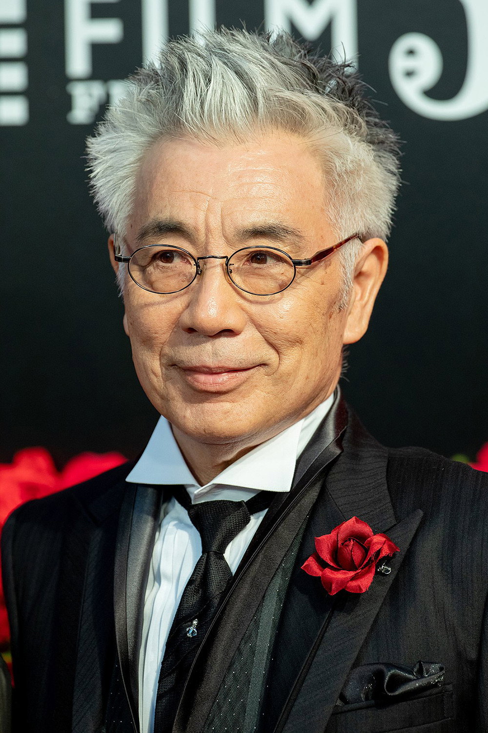 イッセー尾形 as Shozo Nagamine in The Science Club