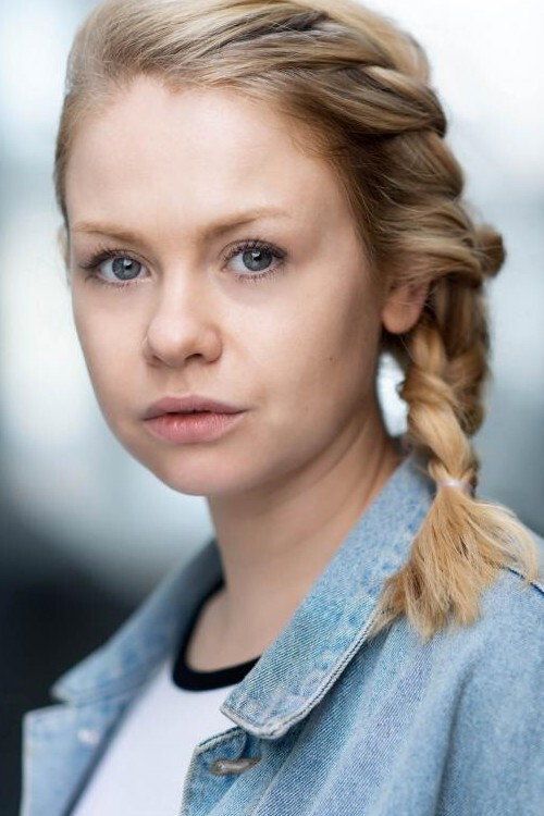 Jessica Mann as Kelly in This Isn't Funny