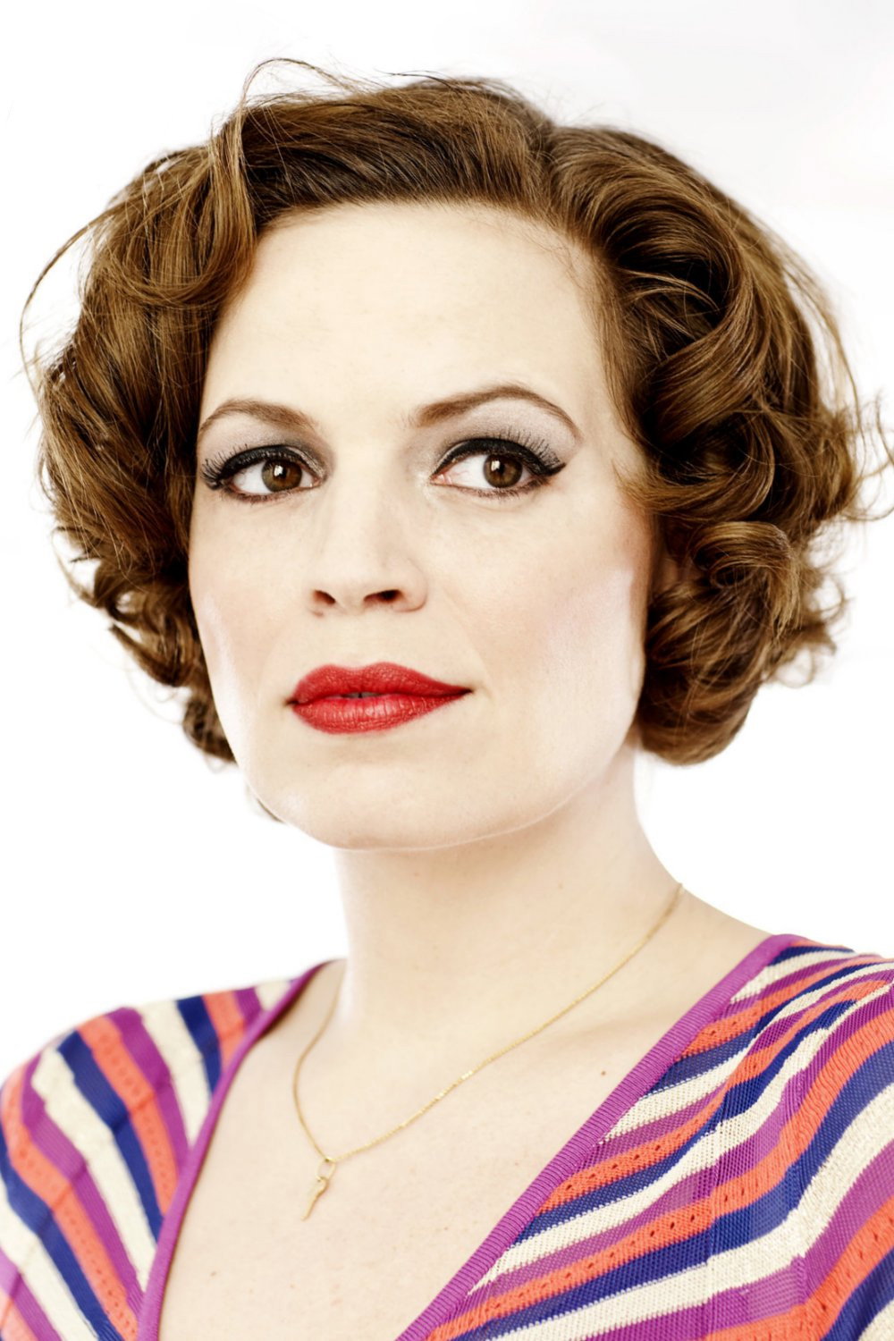 Anne Hauger as Spanish teacher in Soy No Soy